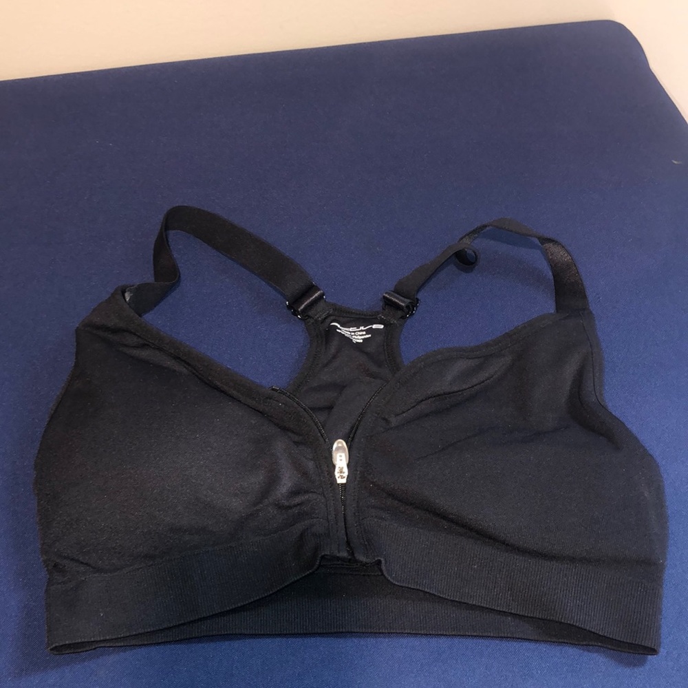 Activ8 front closure sports bra gently used